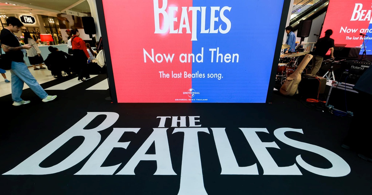 The Beatles Now And Then | Red & Blue Installation